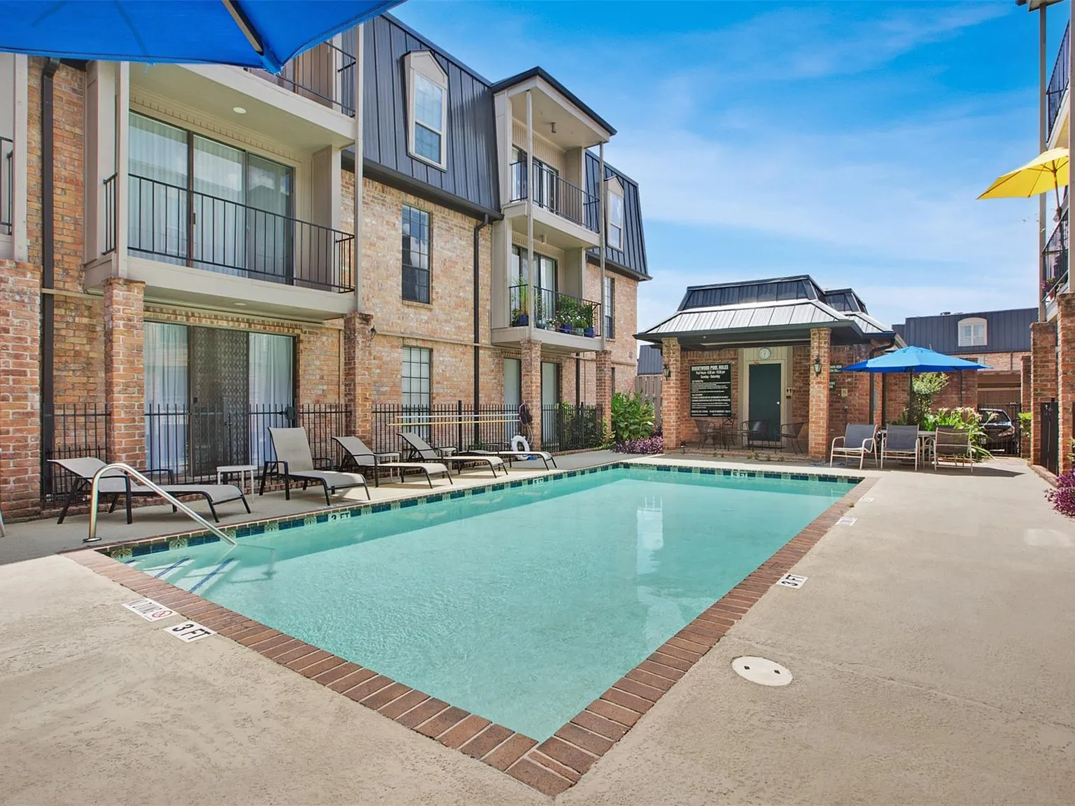 2 bed, 2.0 bath, 1224 sqft, $1,800 — Photo 2