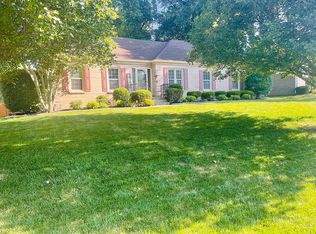 8207 Huntsman Trl, Louisville, KY