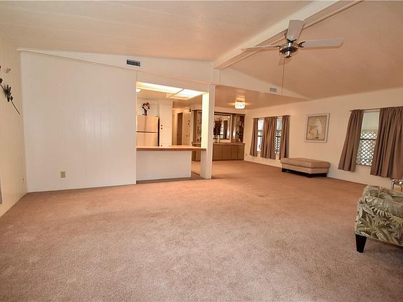 4th image of 709 Greentree Ct