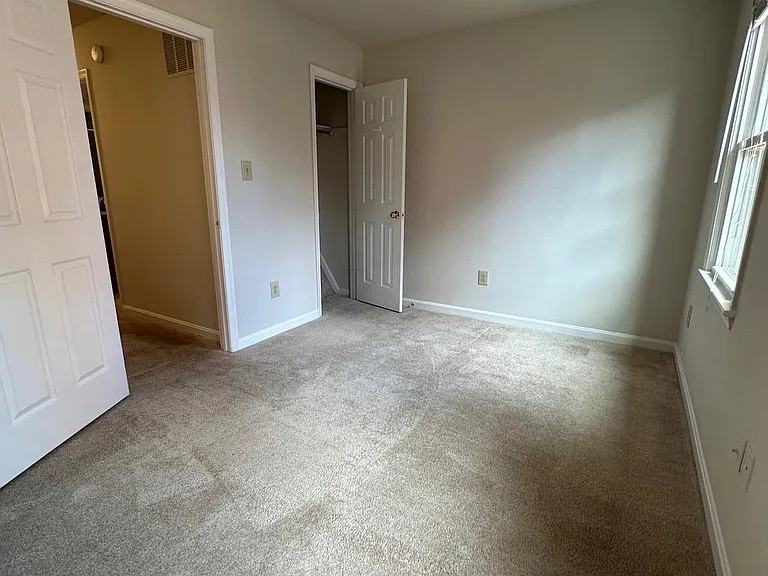 529 Colecroft Ct — Photo 14