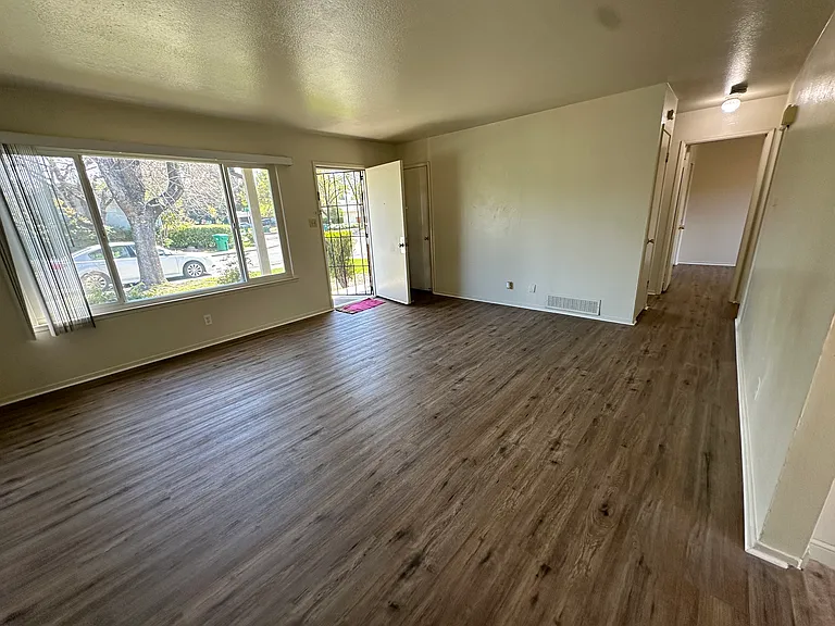 114 Erma Ave — Photo 6