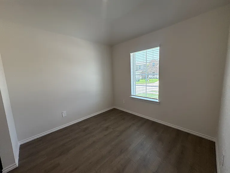 3317 Catamount Dr — Photo 8