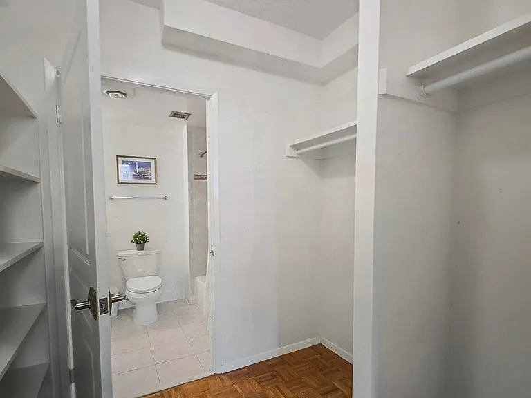 7111 Woodmont Ave #107 — Photo 10