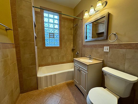 4th image of 2114 S 58th Ct #2