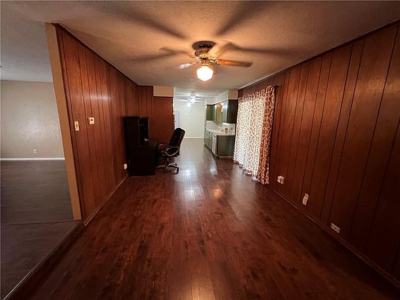 4th image of 10646 Larkwood St