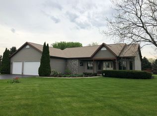 1515 English Prairie Rd, Spring Grove, IL 60081