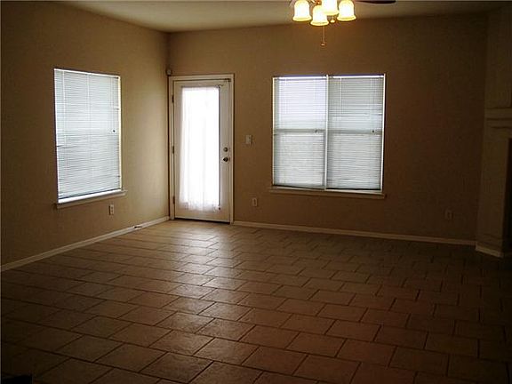 4th image of 532 Green Village Ct #B
