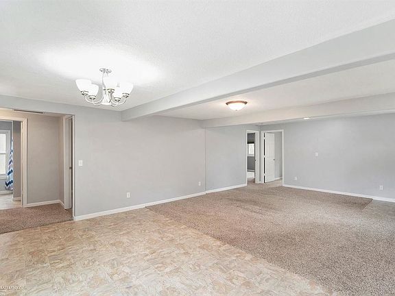 5th image of 45 Sterling Dr