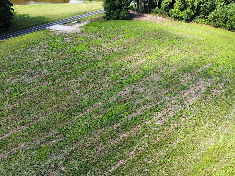 2nd image of 209 Duke Memorial Rd #3