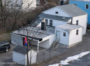 132 Saint Marys Ave, Staten Island, NY 10305