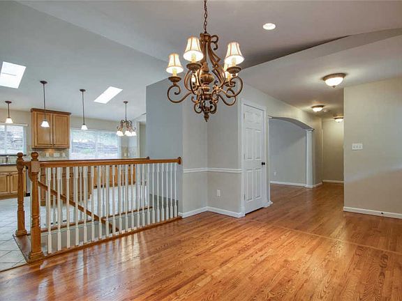 5th image of 1017 Wappapello Ln