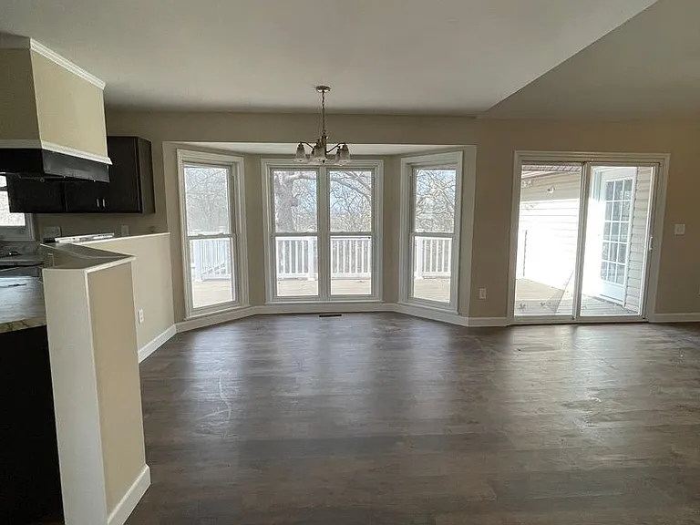 2101 W Outer Hwy #61 — Photo 6