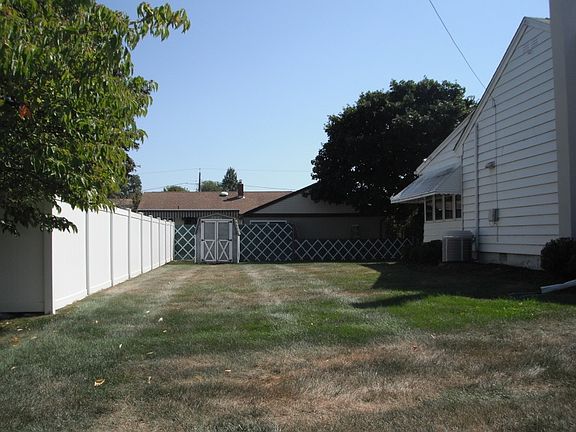 2nd image of 40 No 13 Ave
