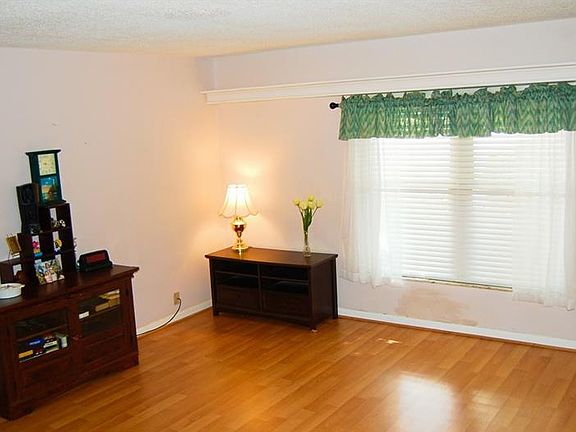 4th image of 202 Escambia Dr SE
