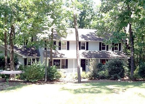 1st image of 203 Stillwood Ln