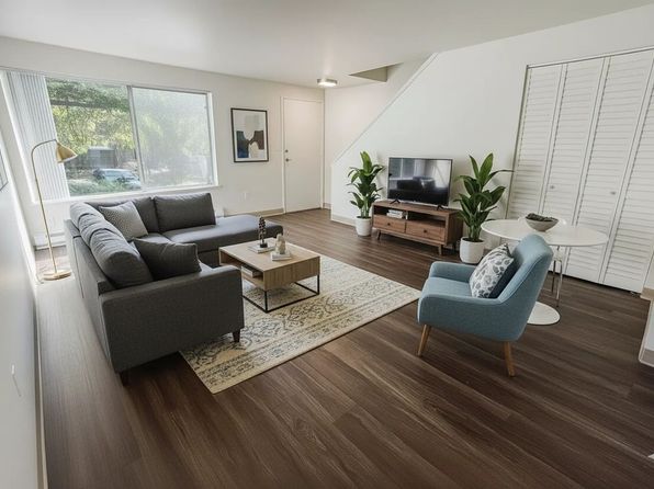 2727 NE 125th St APT 7