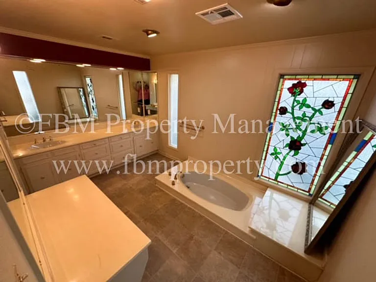 900 Dobbins Rd — Photo 13
