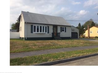 63 Constitution Dr, Westbrook, ME 04092