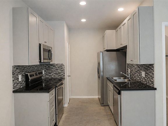 5th image of 1100 Mann Rd