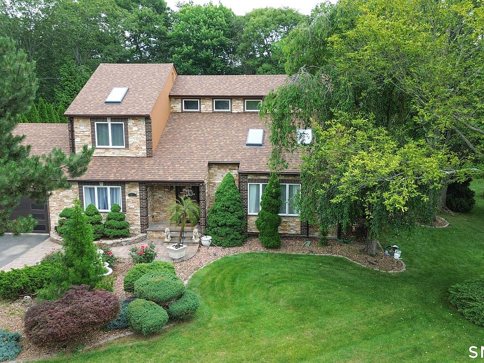 1st image of 87 Tarragon Drive