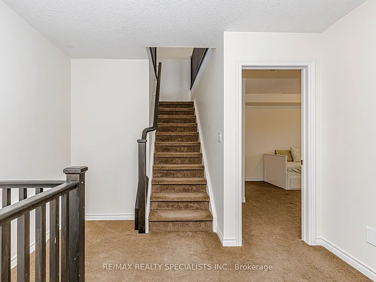 117 Norma Cres #MAIN UPPER — Photo 29
