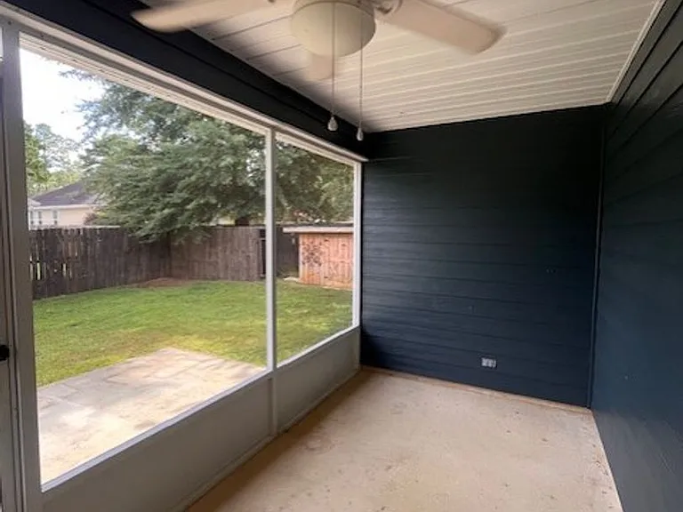 4077 Huntley Dr — Photo 6