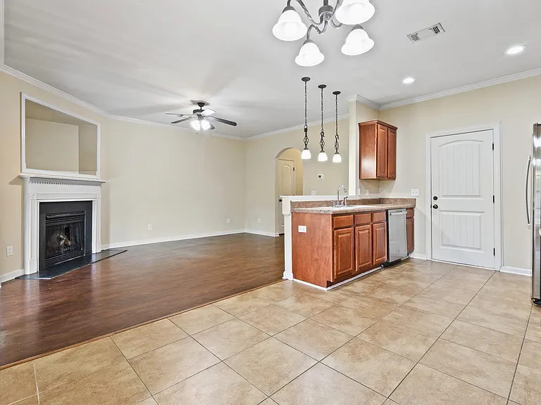 1951 Stephanie Ct — Photo 4