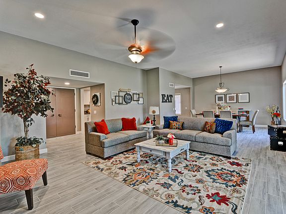 3rd image of 10357 W Garnette Dr