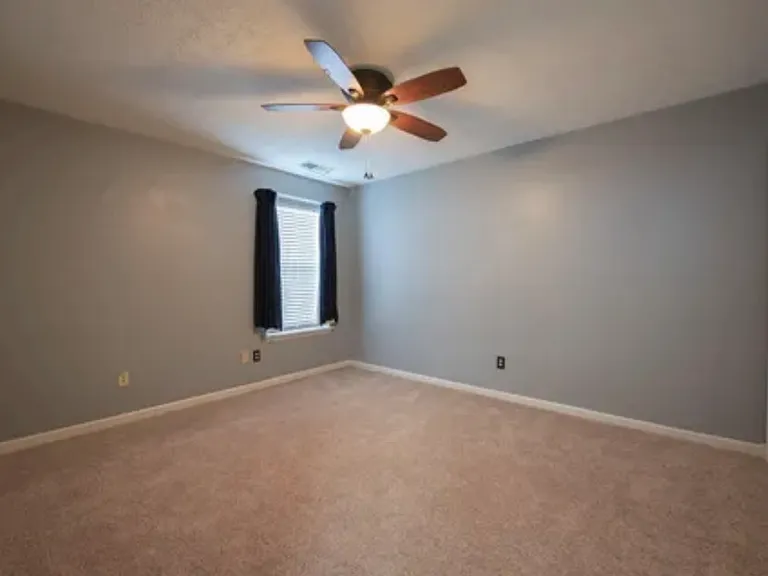 1072 Hampshire Pl — Photo 9