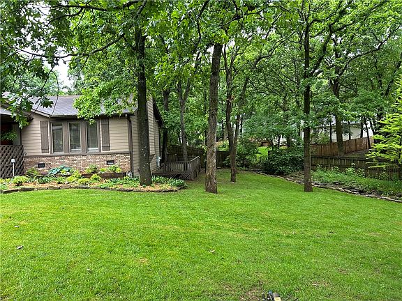 2nd image of 2413 E Twin Oaks Ct