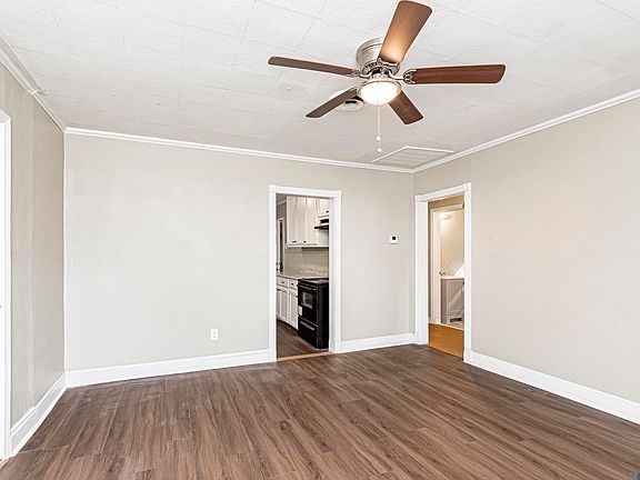 3rd image of 3970 N Foster Dr