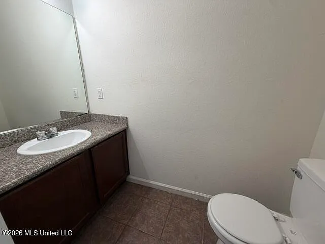 716 Layton Dr — Photo 4