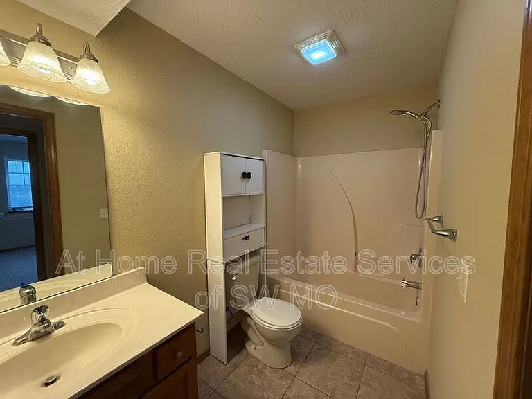 1082 Daisy Falls Dr — Photo 14