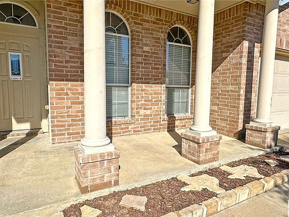 3rd image of 5311 Birmingham Cir