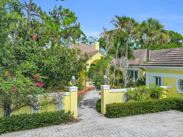 7107 SE Golfhouse Drive, Hobe Sound, FL 33455