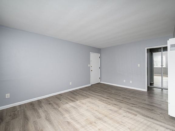 4th image of 5057 Narragansett Ave APT 4