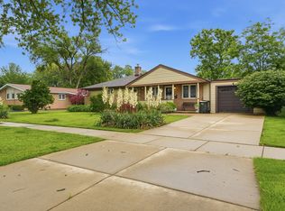 1405 N Race Ave, Arlington Heights, IL 60004