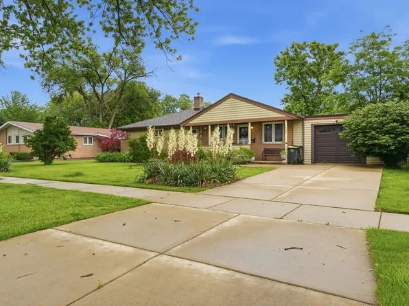 1405 N Race Ave, Arlington Heights, IL 60004