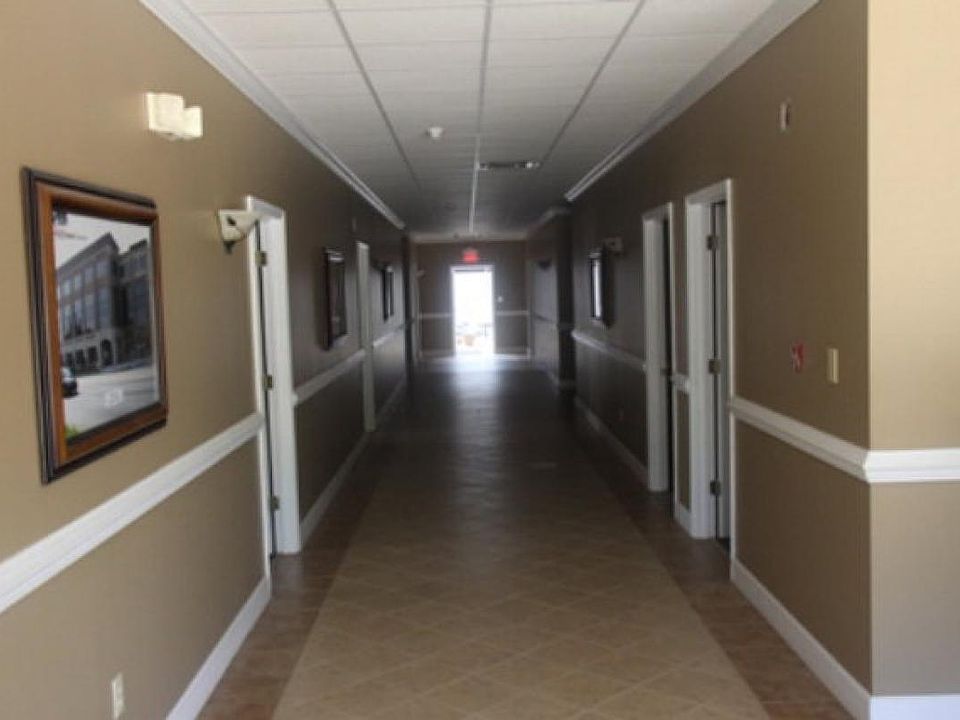 2nd image of 106 E Industrial Blvd