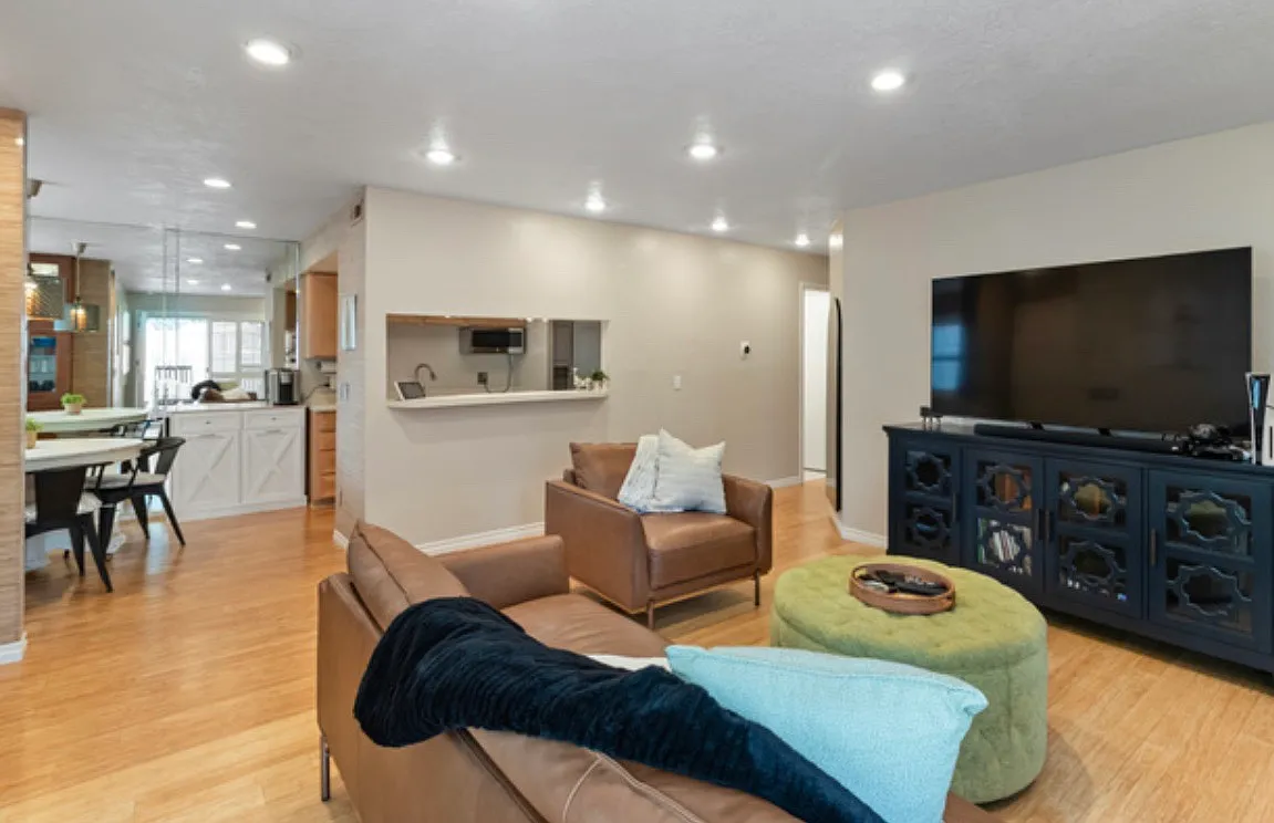 3 bed, 1200 sqft, $2,200 — Photo 4
