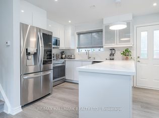 11 Seaton Dr, Aurora, ON L4G 2J9