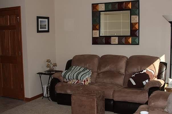 2nd image of 607 Yorkshire Ln