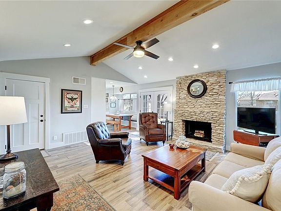 4th image of 7905 Woodcroft Dr