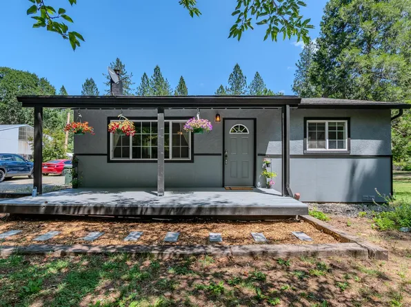 8852 W Evans Creek Rd, Rogue River, OR 97537