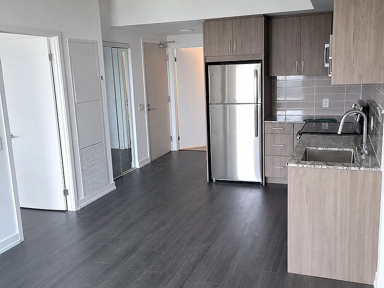4010 Eglinton Ave W #909 — Photo 3