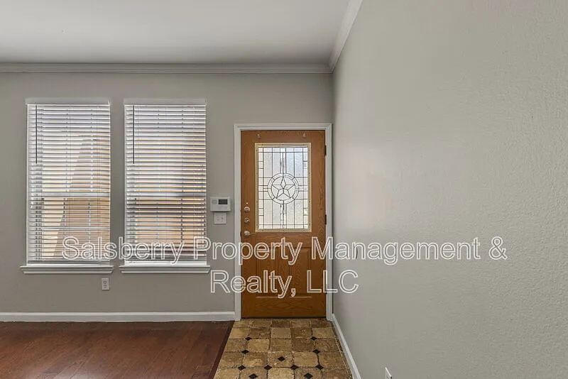 3 bed, 3.0 bath, 1250 sqft, $1,995 — Photo 3