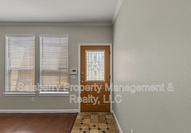 8015 Ederville Cir — Photo 3