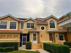 13046 Amberley Ct