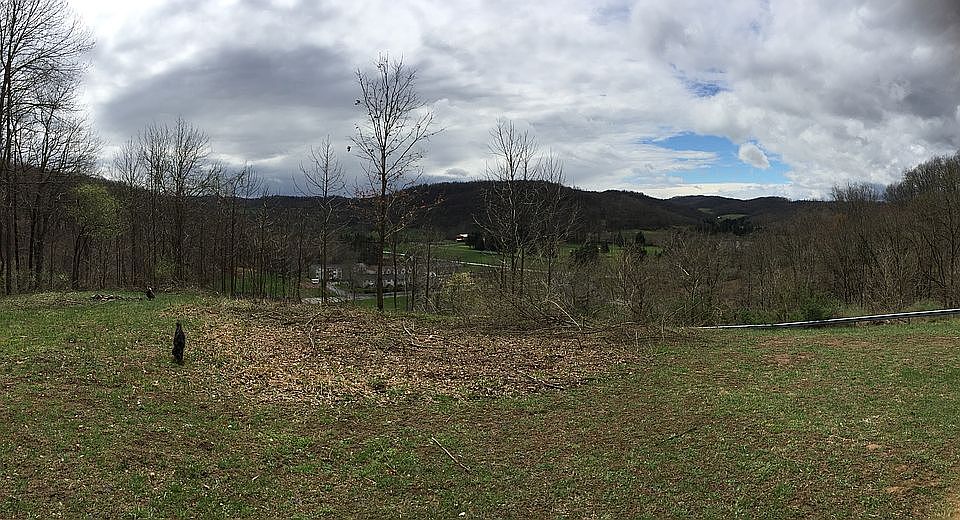 Wide view of the valley 