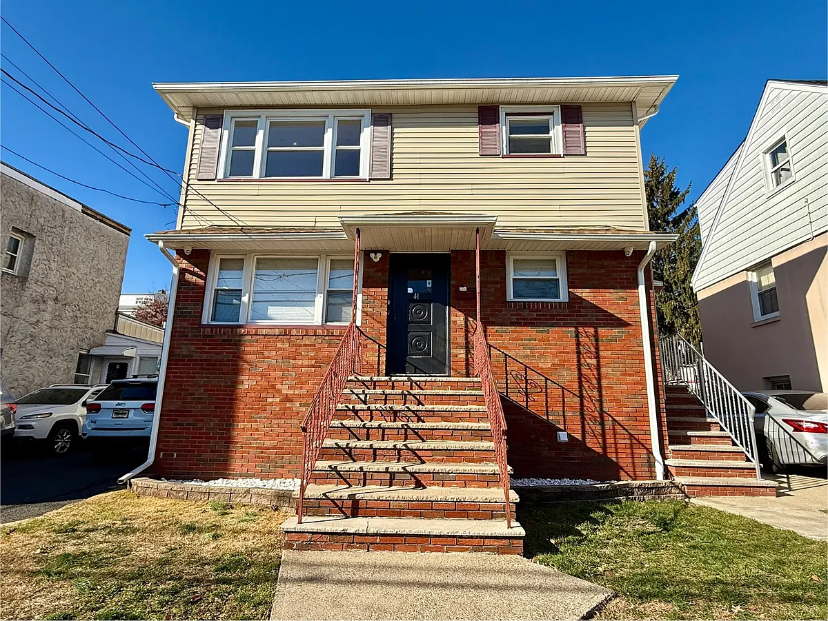 House - 41 Corabelle Ave #2